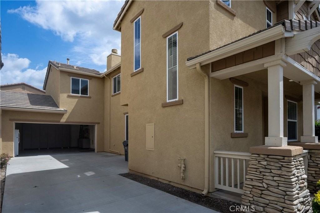 60 Crocus St - Photo 2 of 16