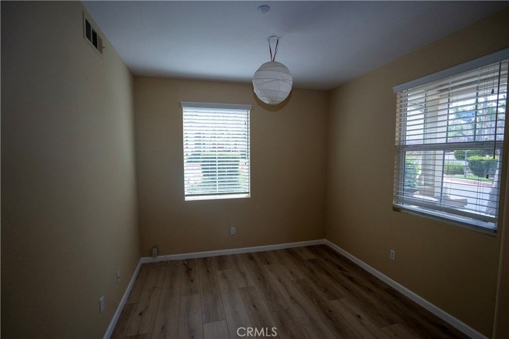 60 Crocus St - Photo 7 of 16