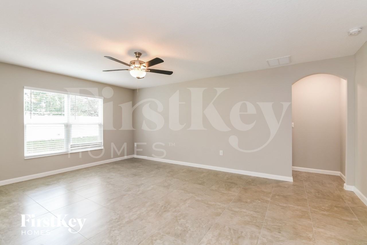 449 Earheart Dr - Photo 3 of 16