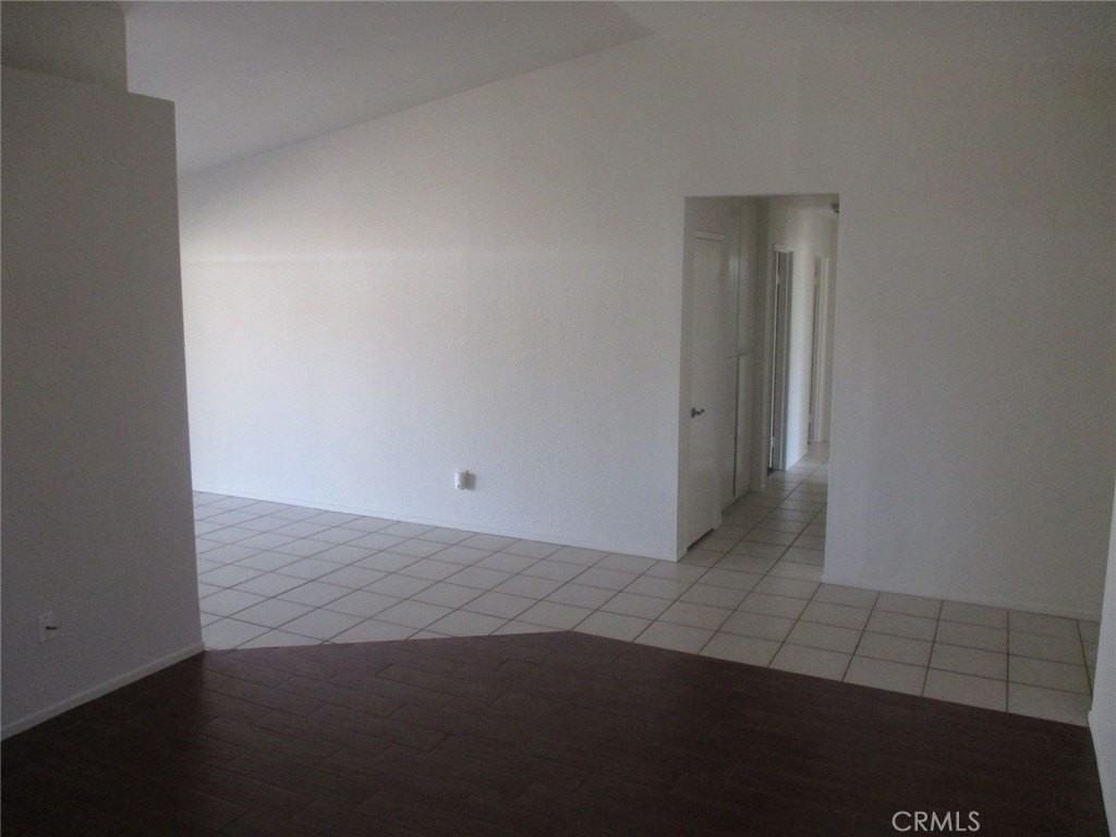 29664 Squaw Valley Dr - Photo 4 of 40