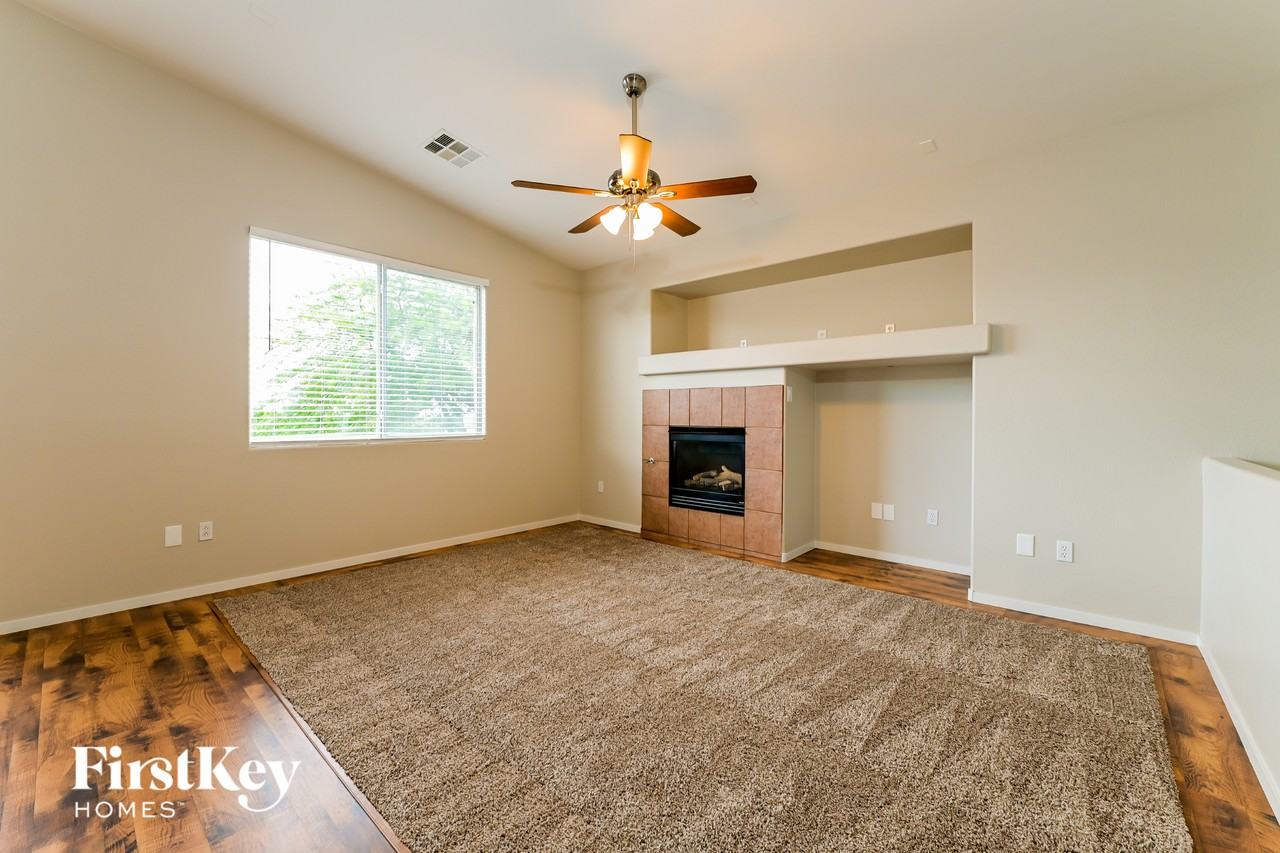 5624 Tallard Ct - Photo 3 of 15