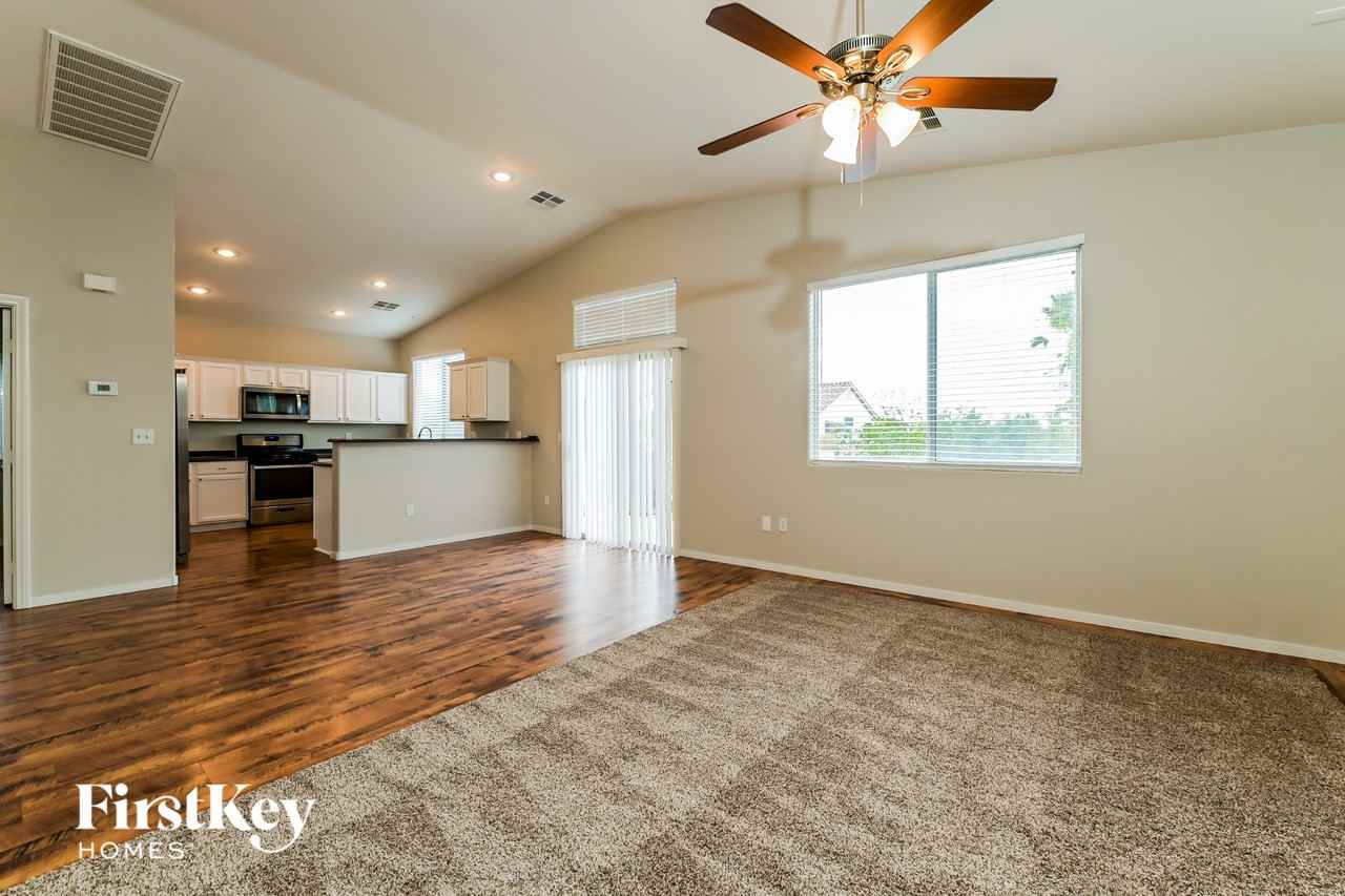 5624 Tallard Ct - Photo 4 of 15