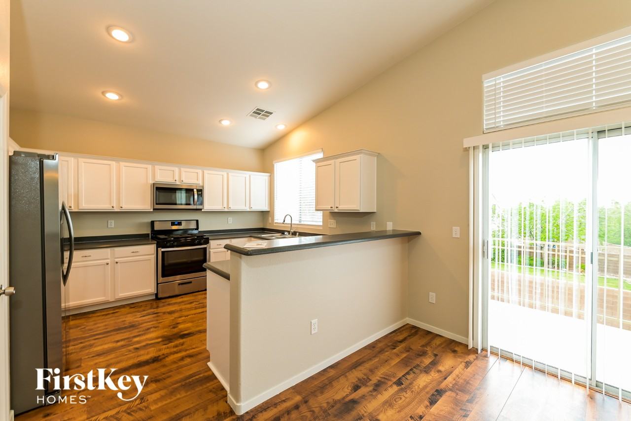 5624 Tallard Ct - Photo 5 of 15