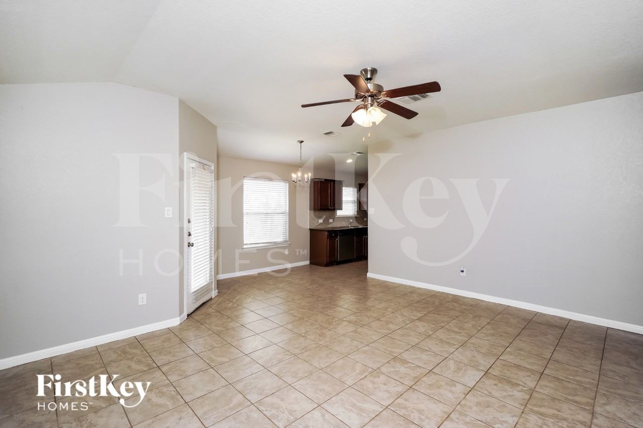 2667 Diamondback Trl - Photo 3 of 16