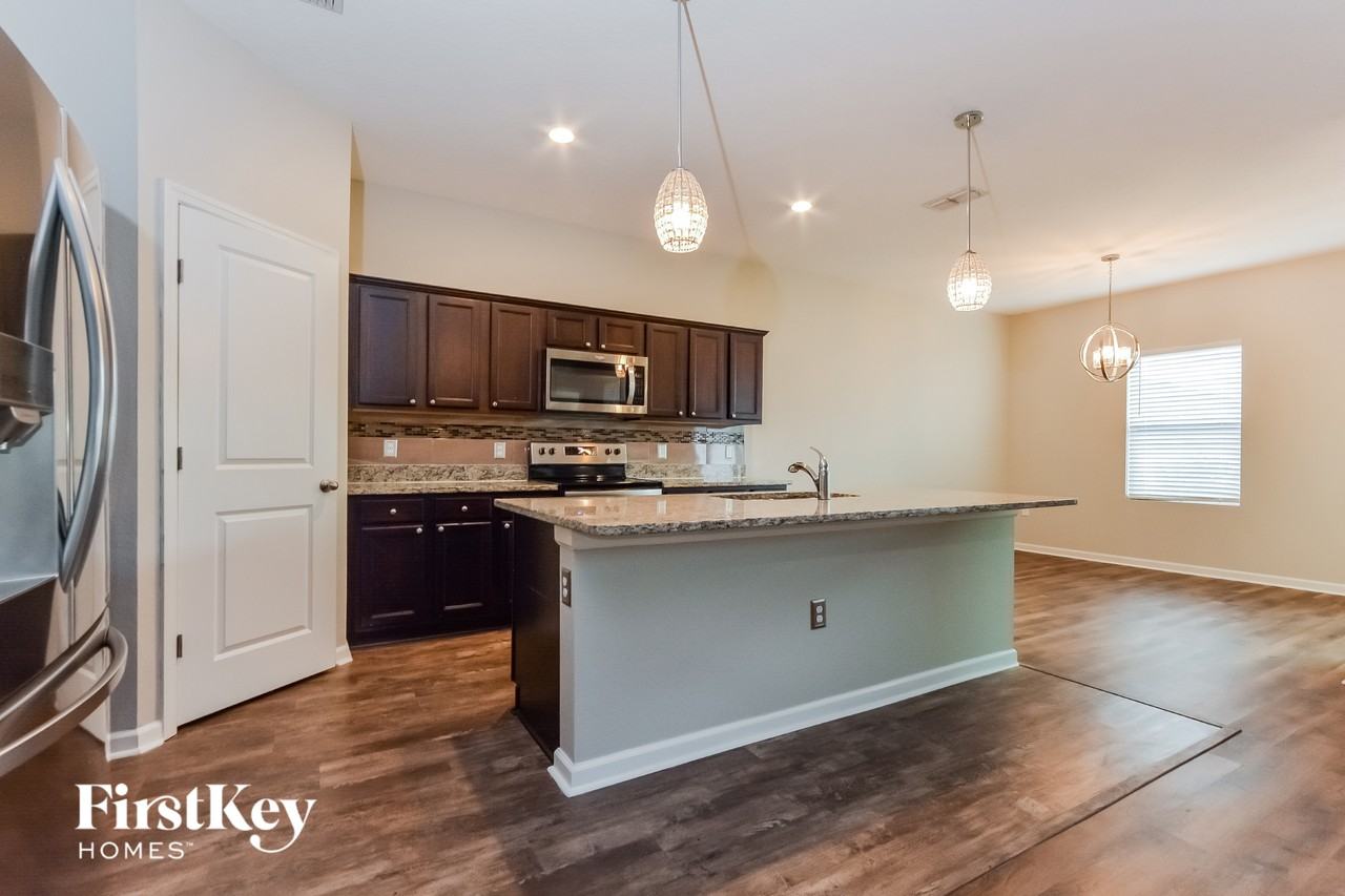 876 Orchid Grove Blvd - Photo 5 of 15