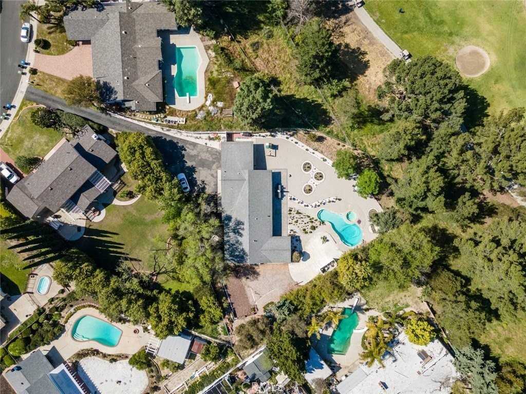 12553 Nedra Dr - Photo 6 of 28