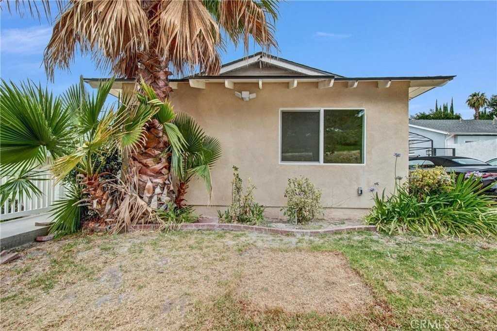 21713 Mulholland Dr - Photo 2 of 16