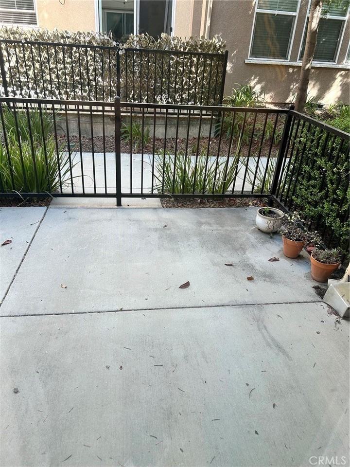 621 Forest Park Blvd - Photo 4 of 9
