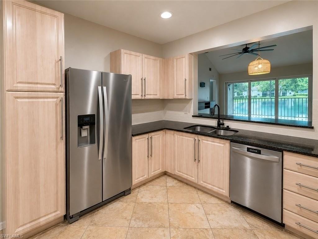 240 Timber Lake Cir #D201 - Photo 4 of 21