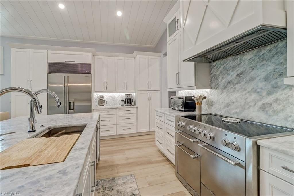 5130 Alpha Ct - Photo 4 of 39