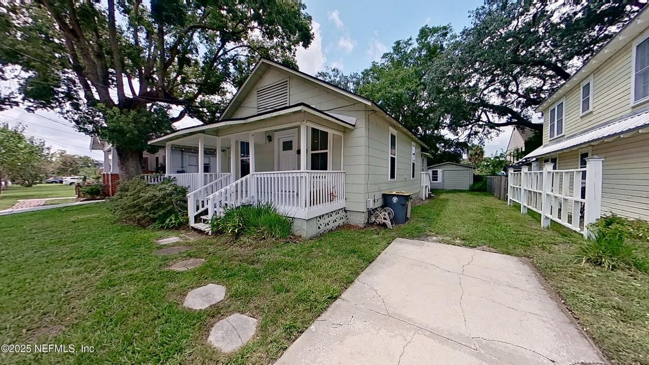 1844 Thacker Ave - Photo 2 of 26