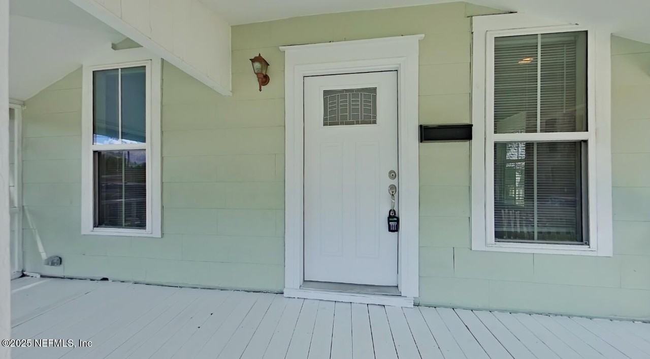 1844 Thacker Ave - Photo 4 of 26