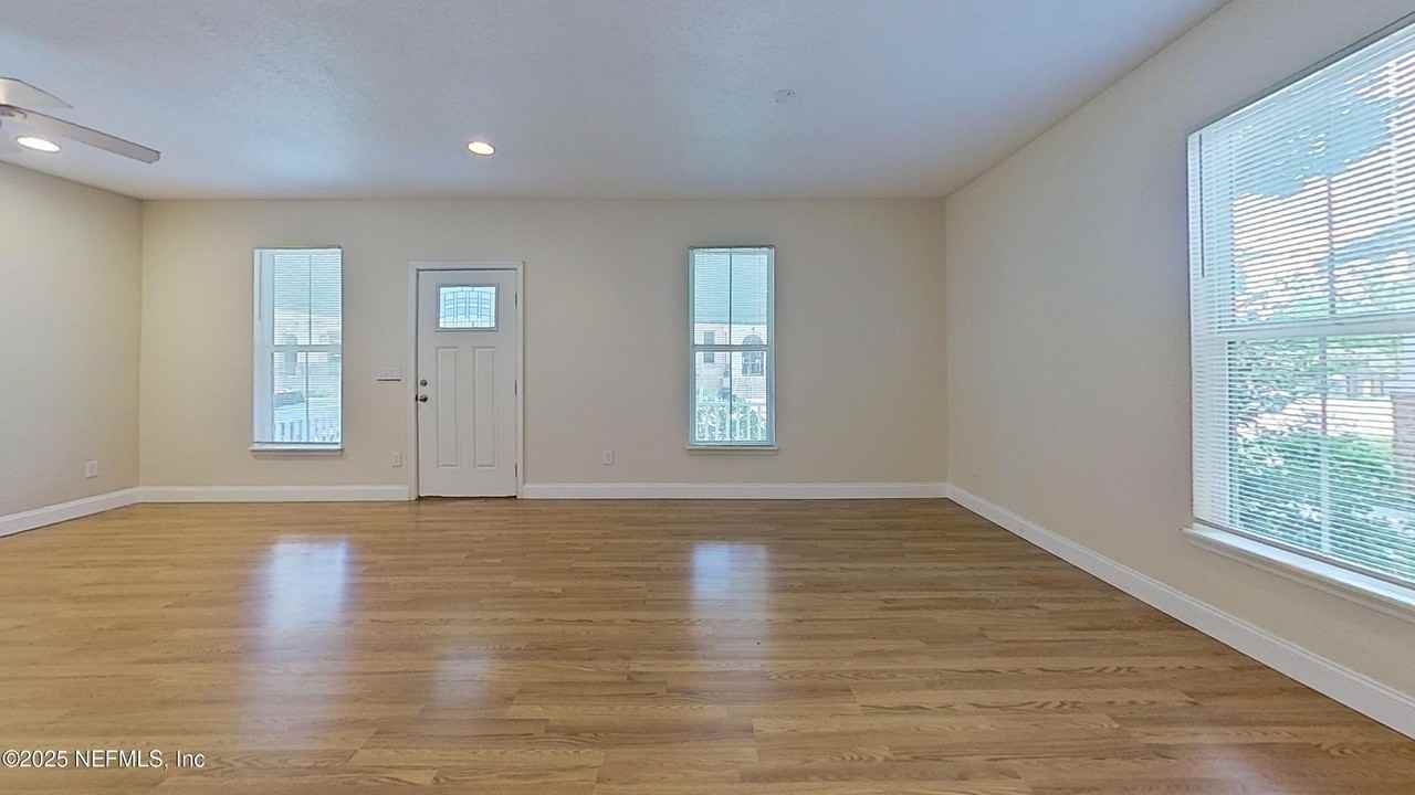 1844 Thacker Ave - Photo 6 of 26