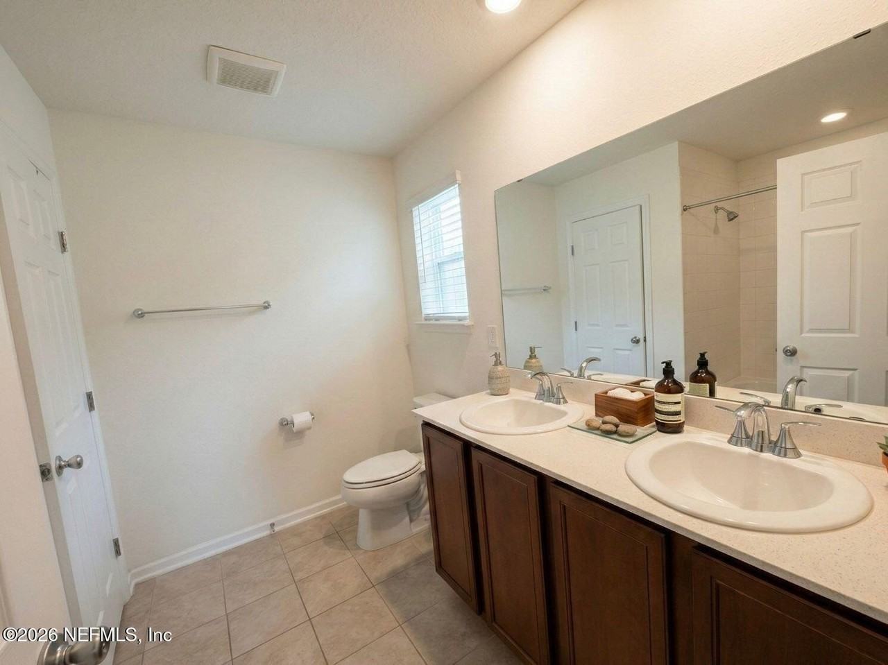 3089 Lucille Ln - Photo 4 of 8