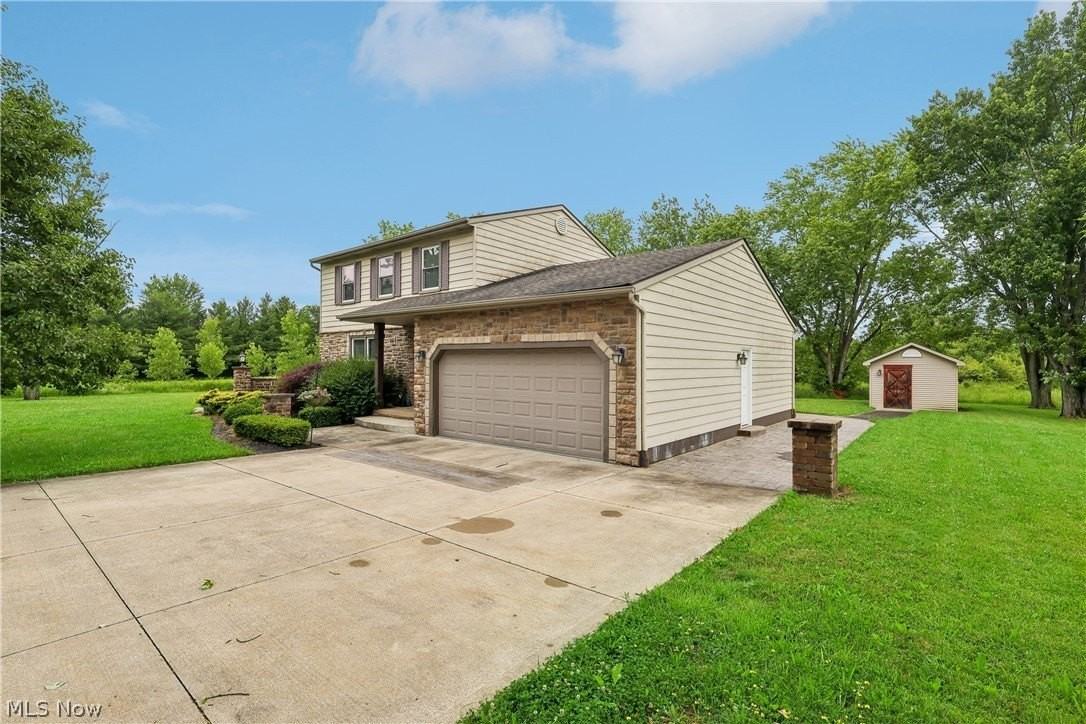 4702 Alger Rd - Photo 2 of 46