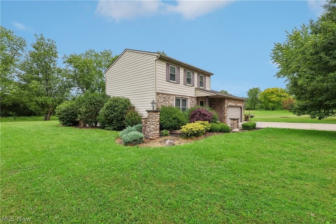 4702 Alger Rd - Photo 3 of 46