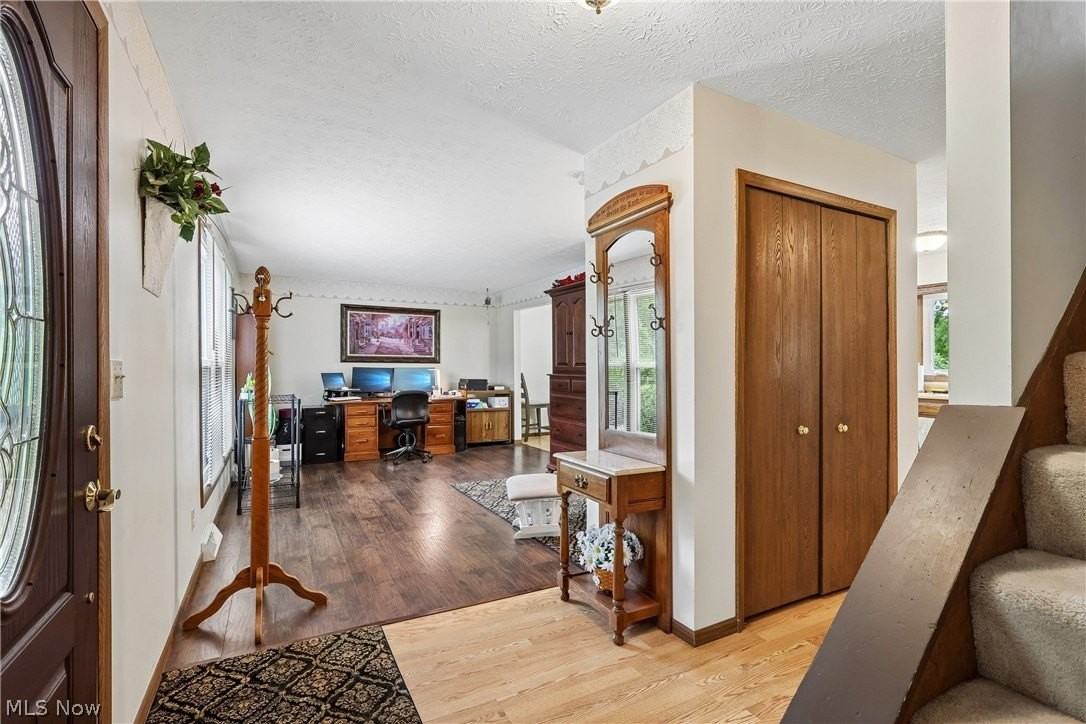 4702 Alger Rd - Photo 6 of 46