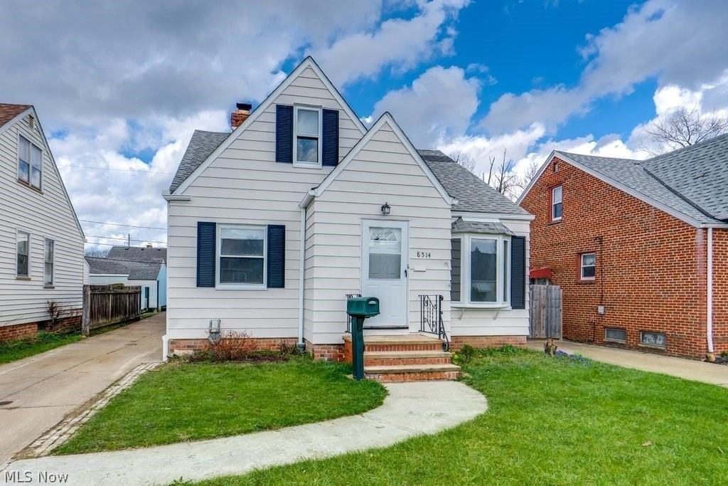 8514 Deerfield Dr - Photo 2 of 33
