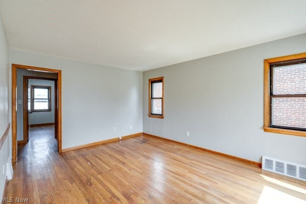 8514 Deerfield Dr - Photo 6 of 33