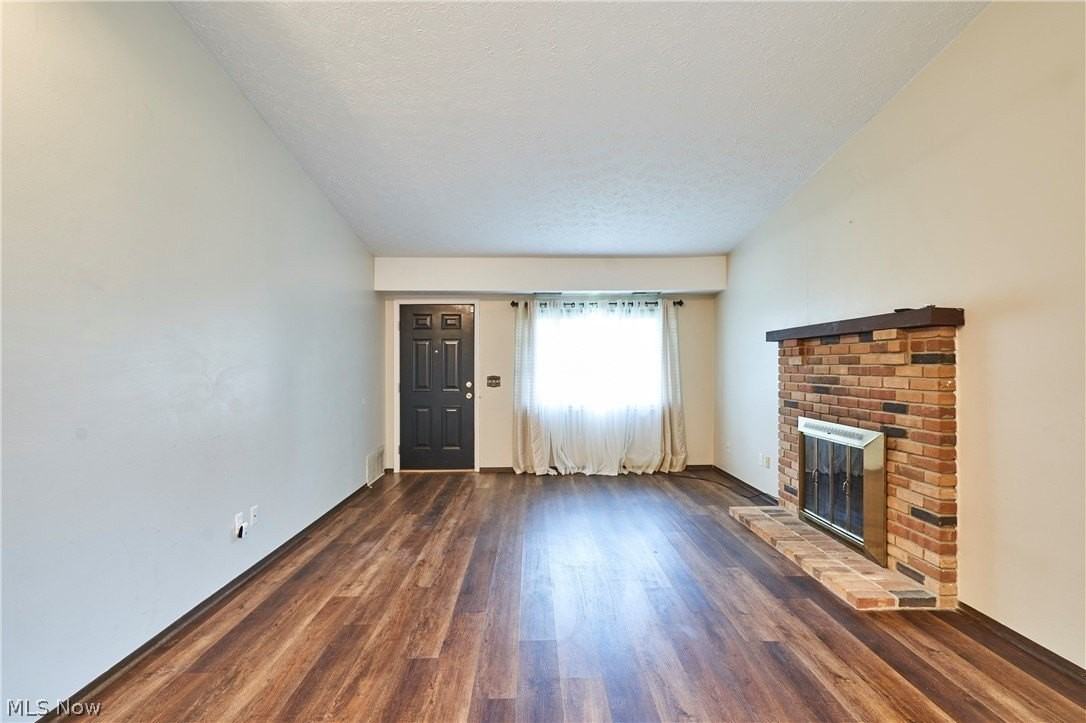939 Kirkwall Dr - Photo 6 of 28