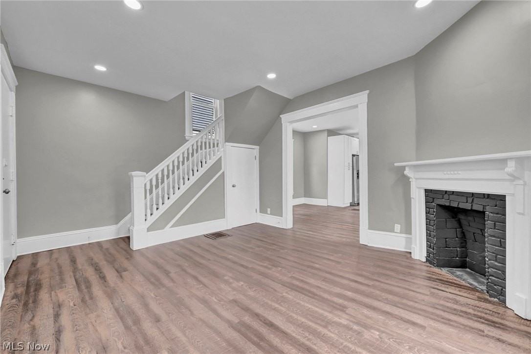 2221 E 97th St - Photo 5 of 31
