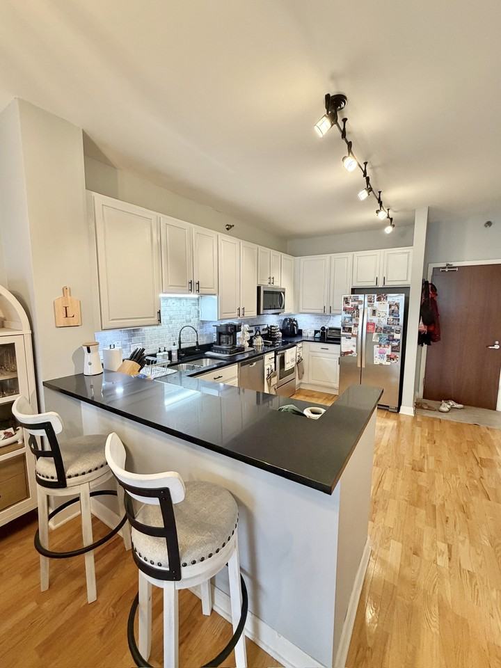 S Prairie Ave #1111 - Photo 2 of 11