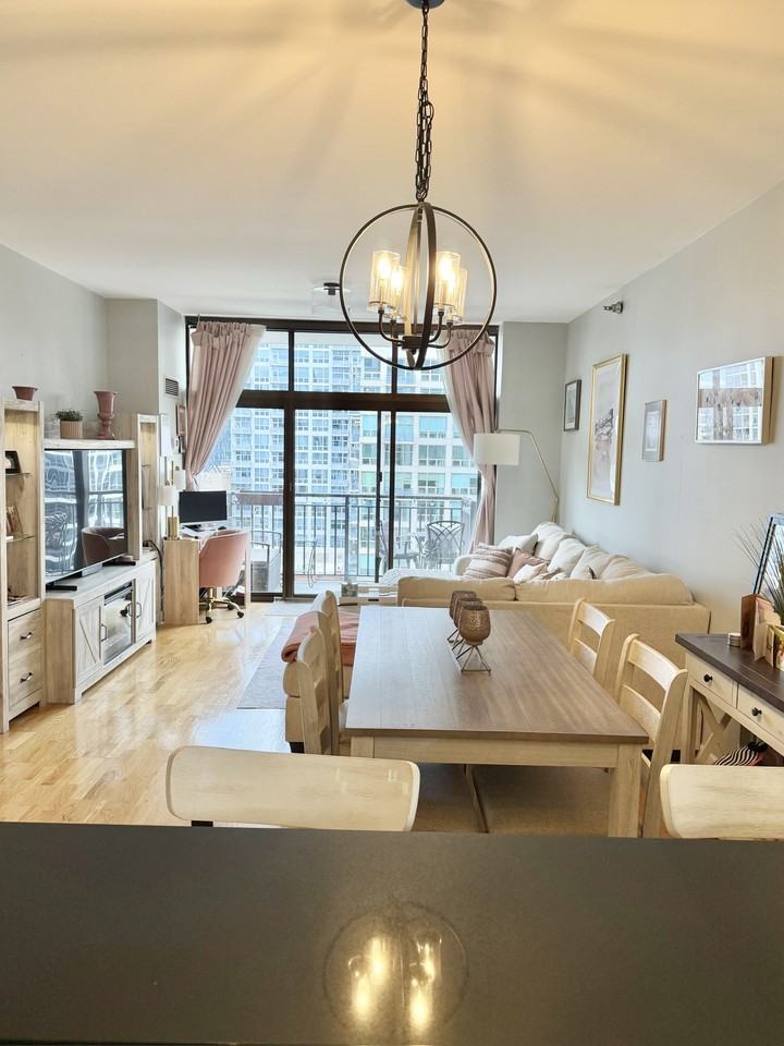 S Prairie Ave #1111 - Photo 4 of 11