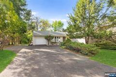 8 Halsey Ln - Photo 1 of 1