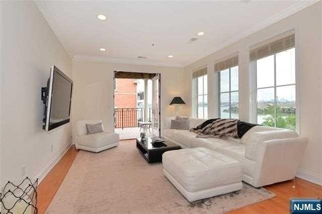 3 Moorings Ln - Photo 5 of 15