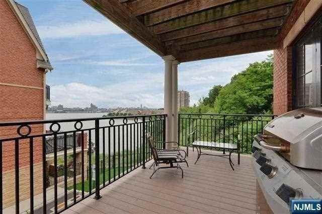 3 Moorings Ln - Photo 6 of 15