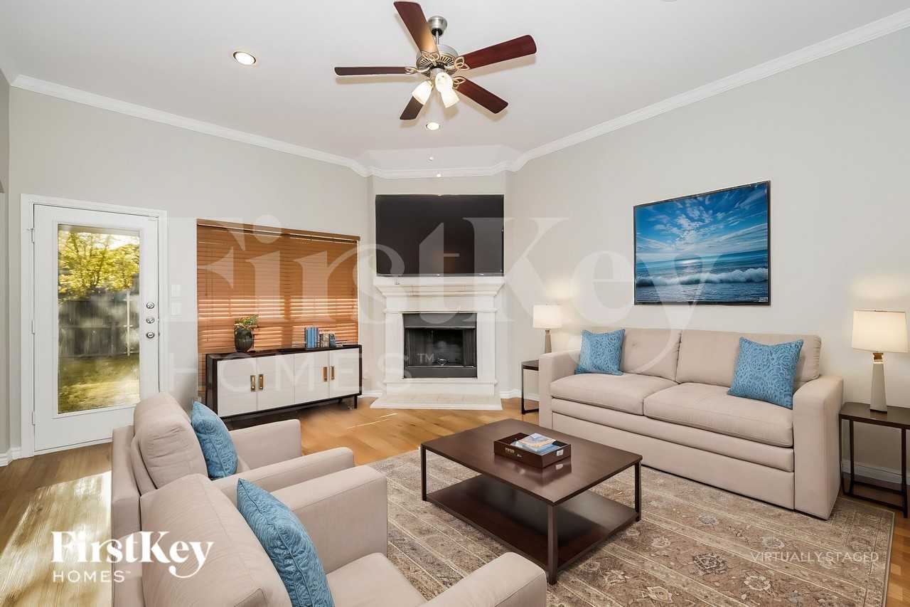 146 Springtree St - Photo 4 of 18