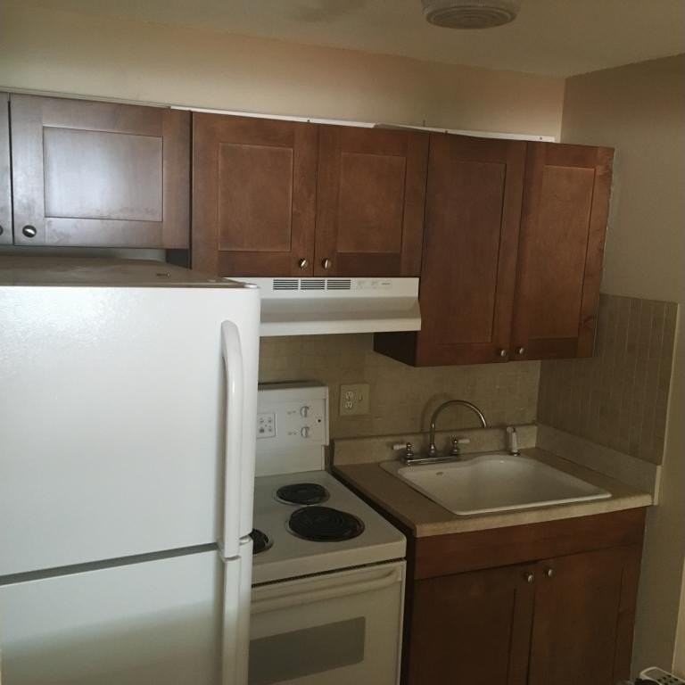 36R English Village Rd #104 - Photo 4 of 8