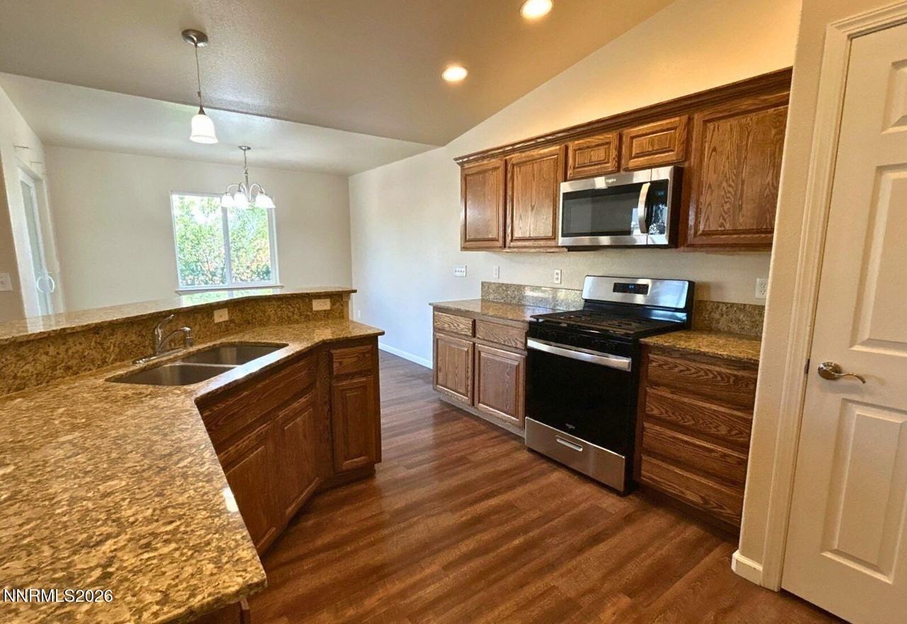 1842 Westward Ln - Photo 5 of 14
