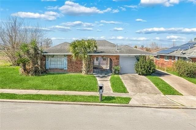 4510 Read Blvd - Photo 2 of 12