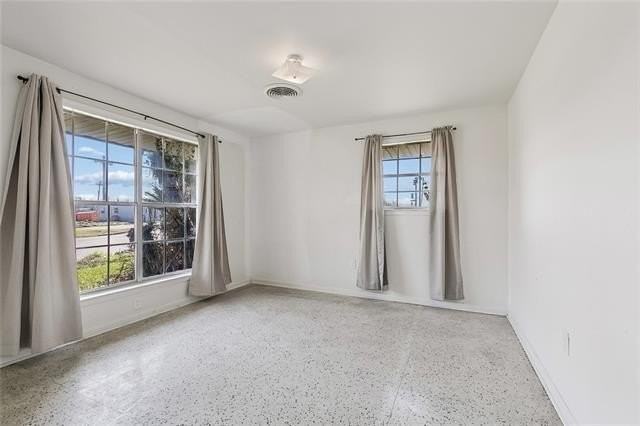 4510 Read Blvd - Photo 6 of 12