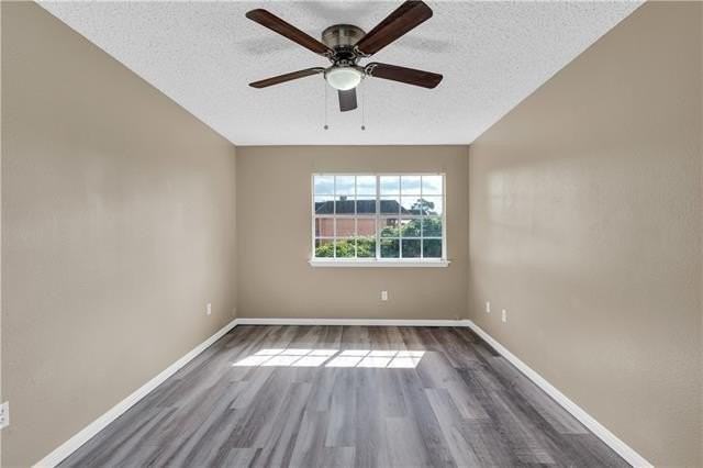 5785 Tullis Dr - Photo 4 of 7