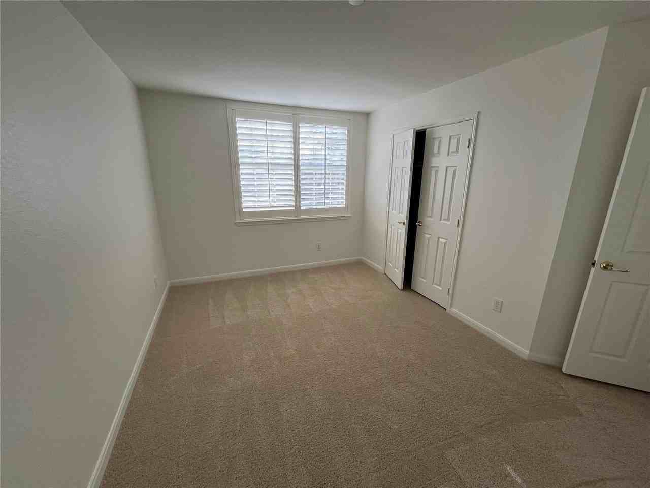 8605 Hunters Trace Ln - Photo 5 of 16