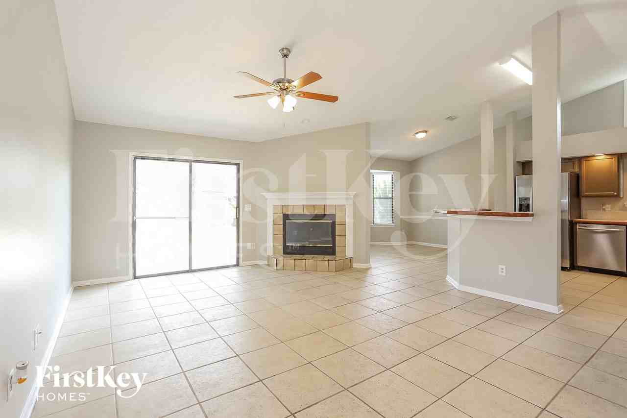 1645 Ponderosa Pine Dr E - Photo 3 of 15