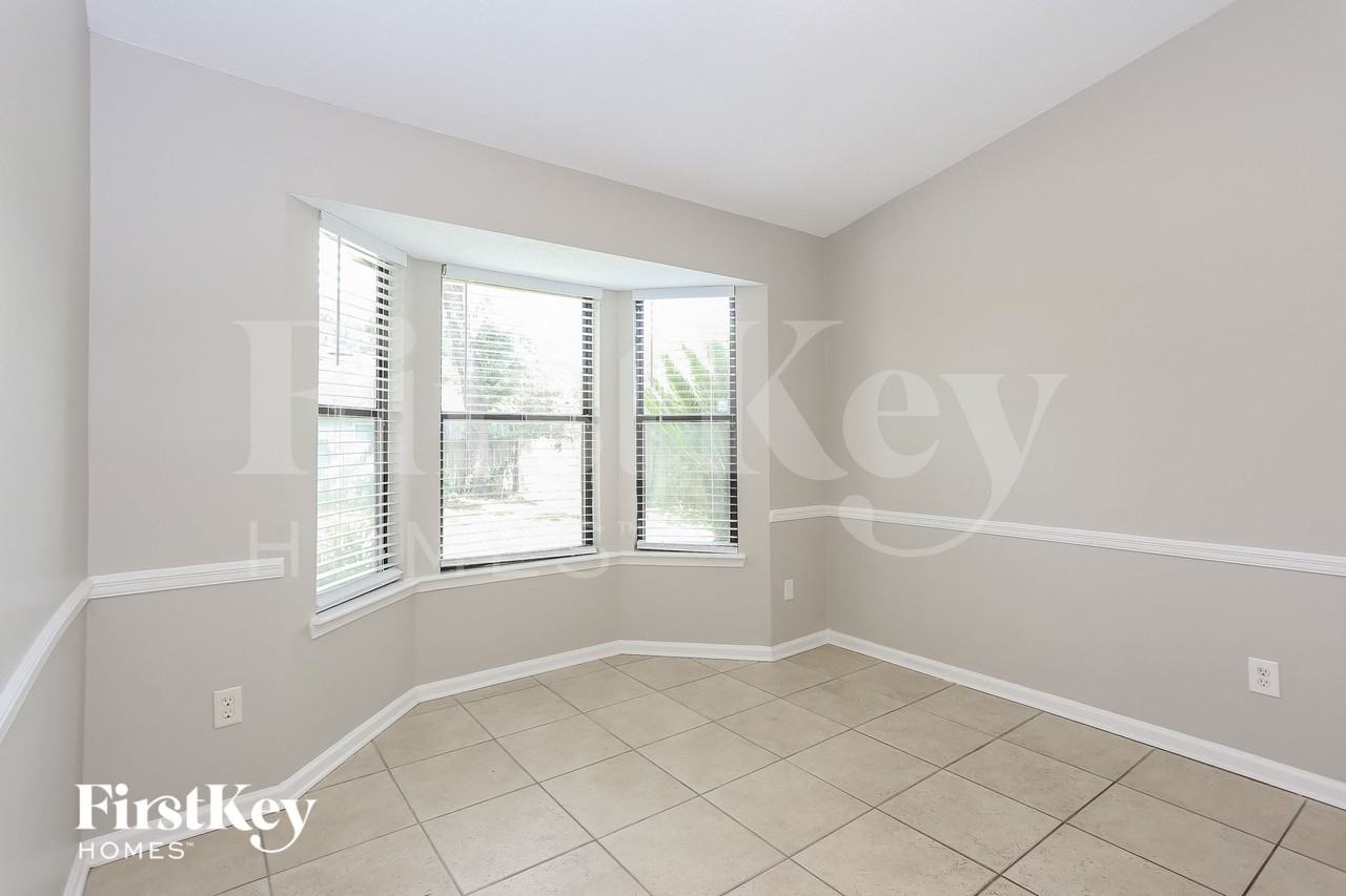 1645 Ponderosa Pine Dr E - Photo 5 of 15