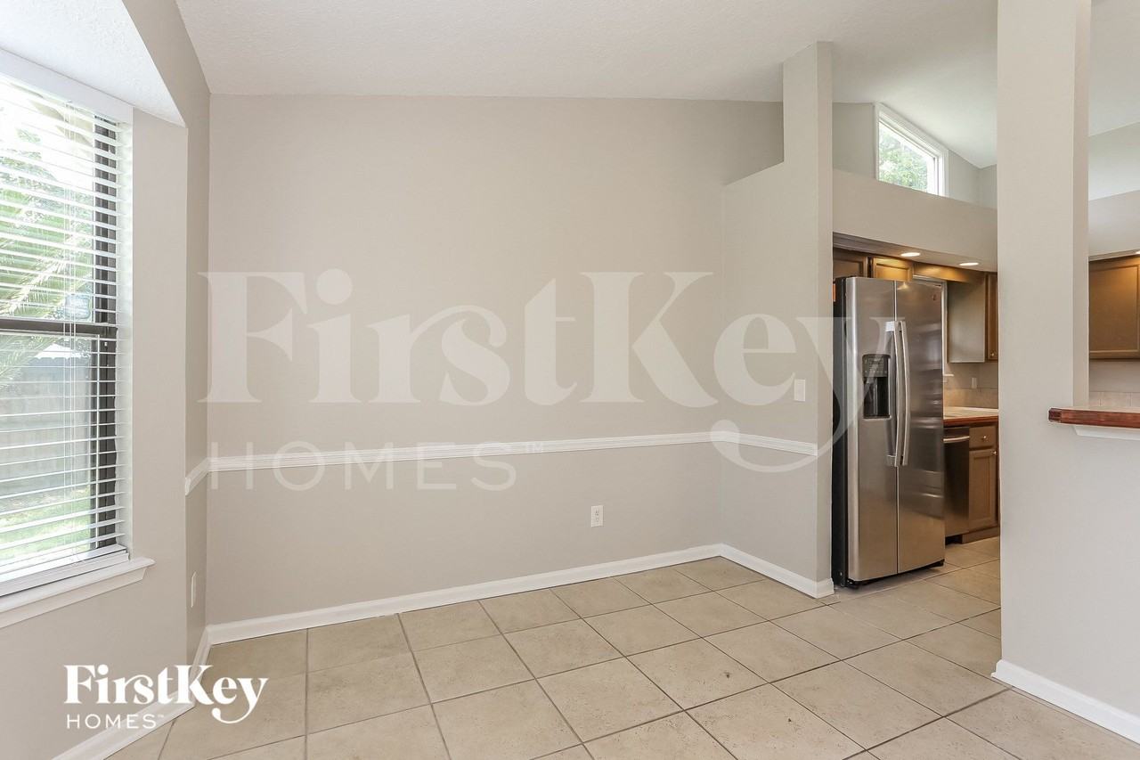 1645 Ponderosa Pine Dr E - Photo 6 of 15