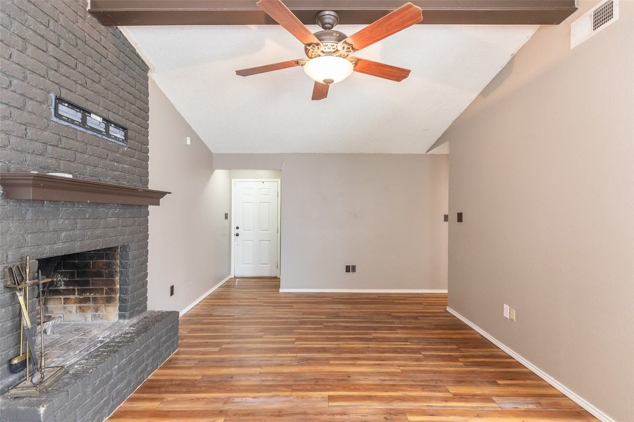 3902 Karen Dr - Photo 4 of 24