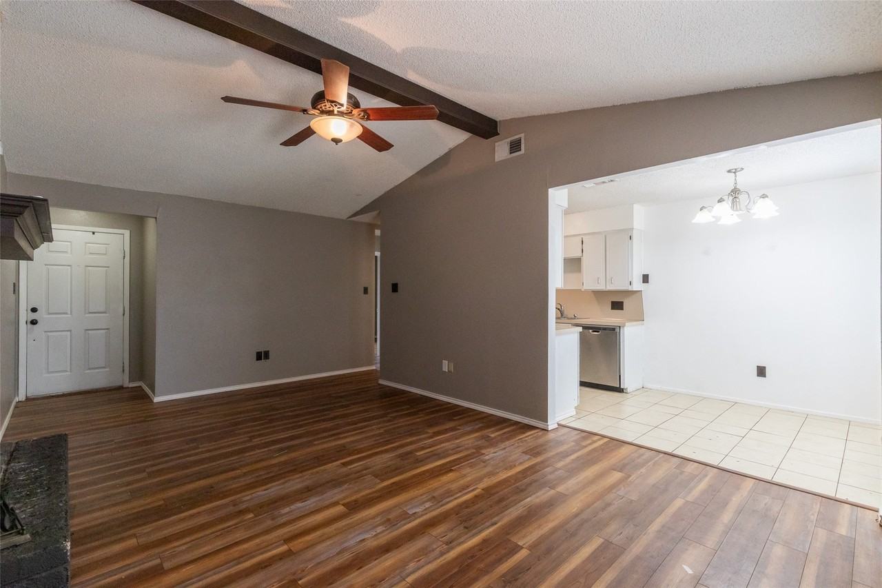 3902 Karen Dr - Photo 5 of 24