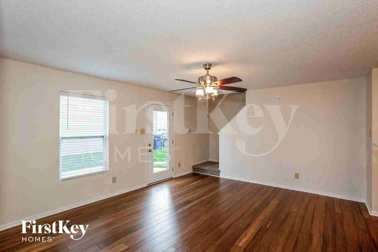15393 Border Dr - Photo 3 of 15