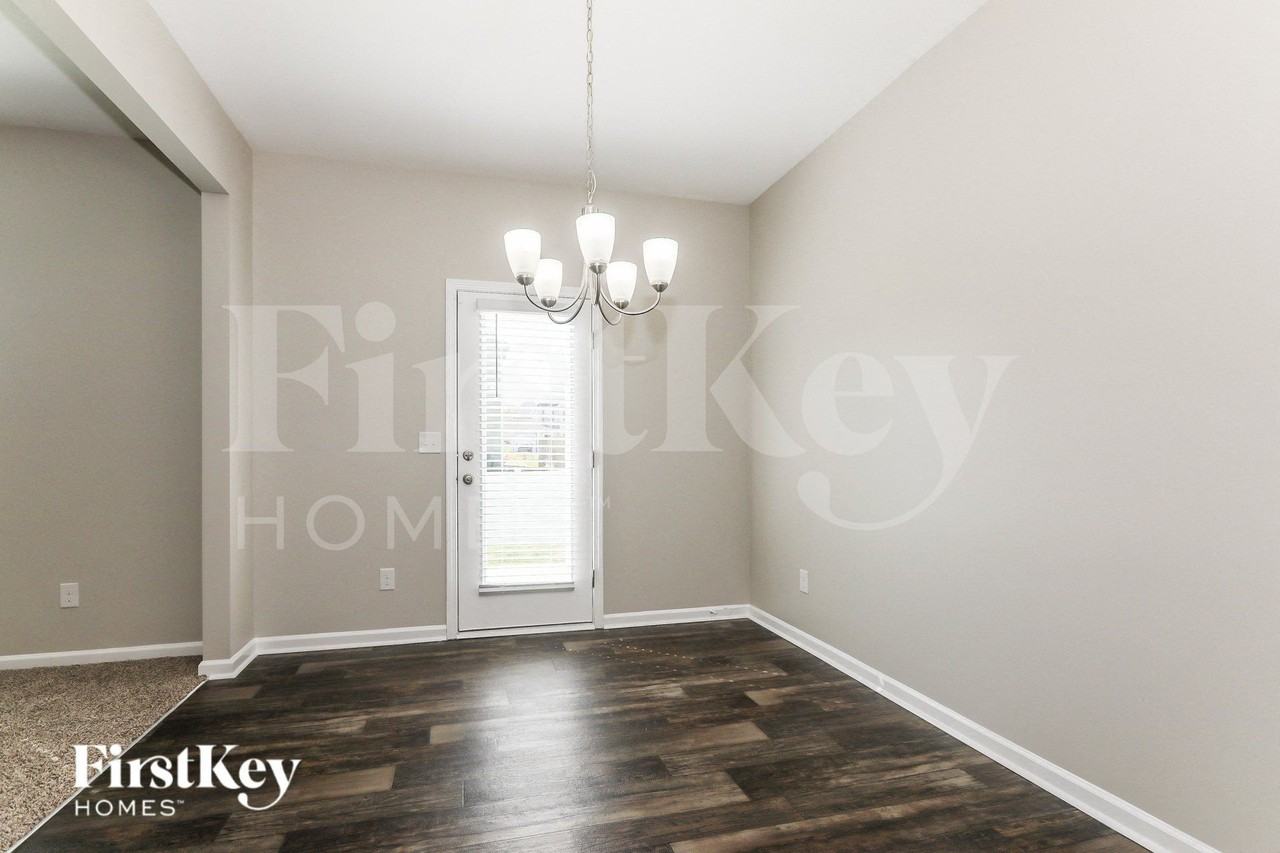 12562 Garron Rd - Photo 4 of 15