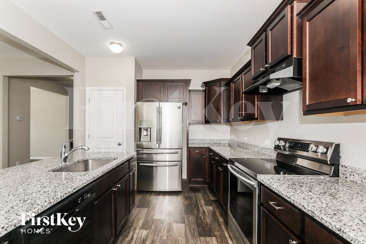 12562 Garron Rd - Photo 5 of 15