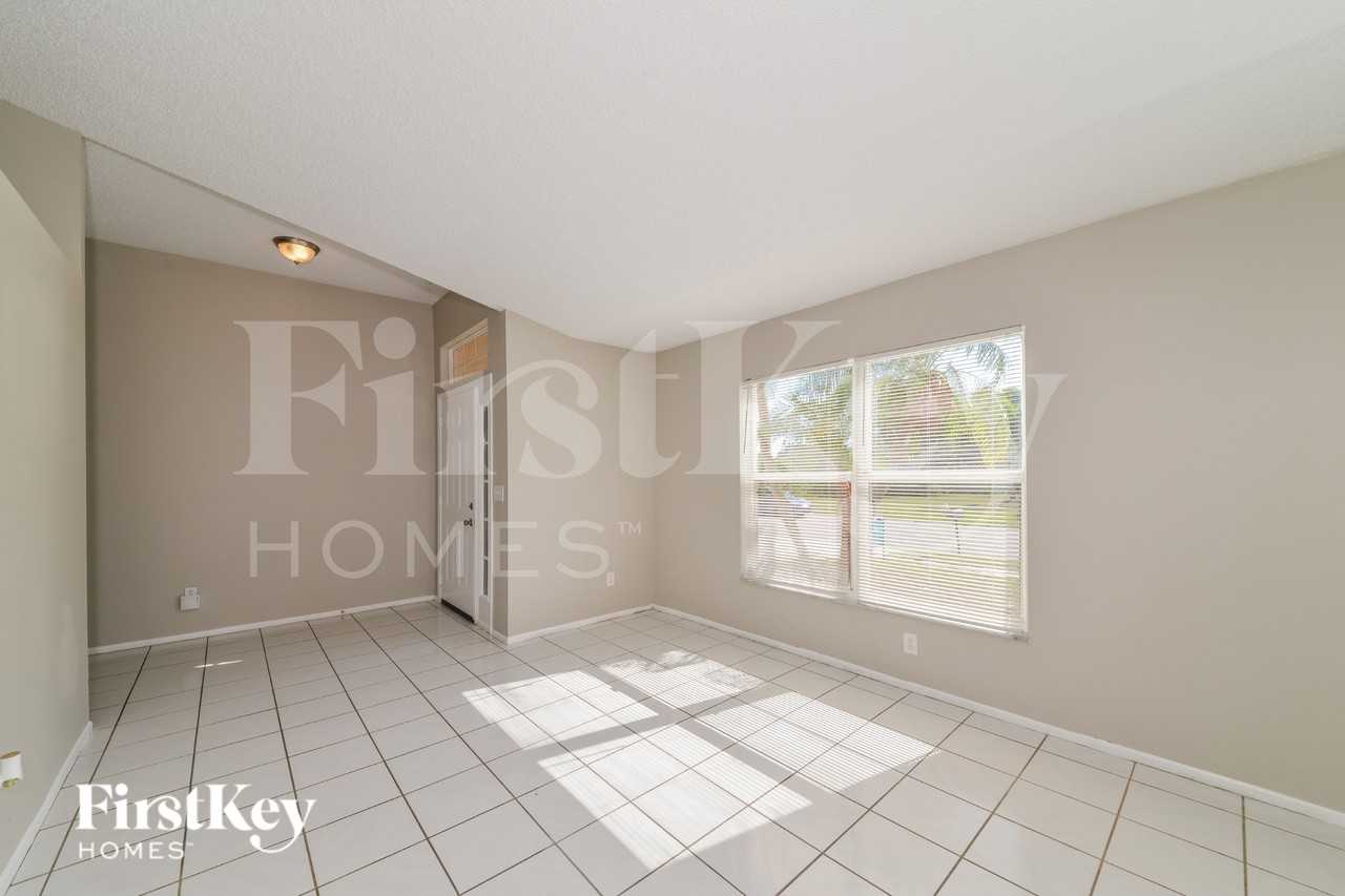 6205 63rd Ave E - Photo 2 of 16