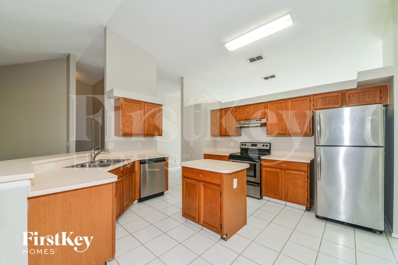 6205 63rd Ave E - Photo 5 of 16