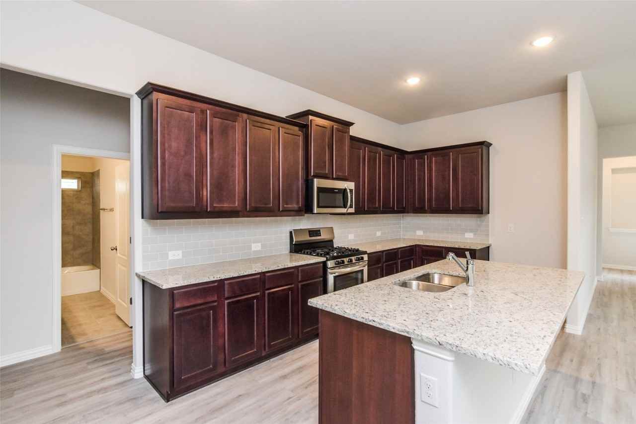 16600 Hidden Cove Dr - Photo 4 of 23