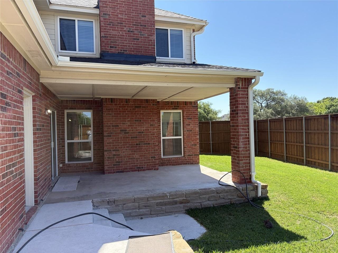 1001 Meadow Creek Dr - Photo 3 of 31
