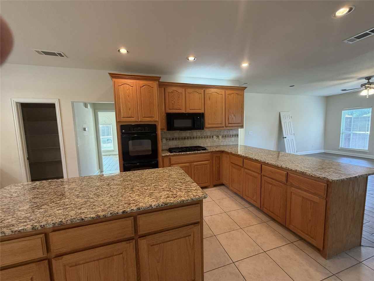 1001 Meadow Creek Dr - Photo 6 of 31